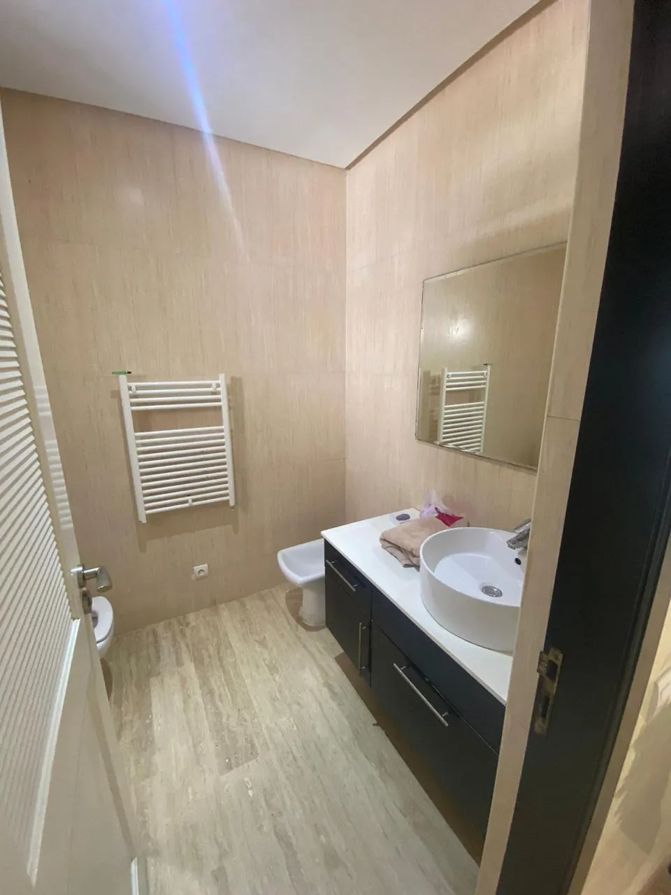 Jolie appartement à louer  à Marina Smir, composé d'une chambre  et d'un salon.